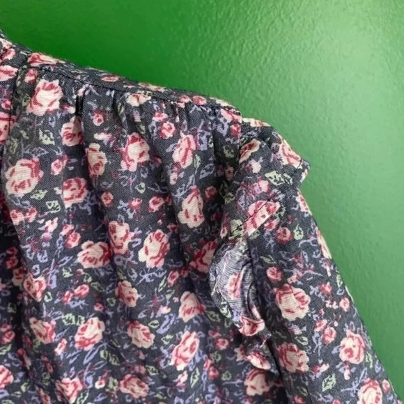 Lauren Conrad Long Sleeve Floral Feminine Top Blouse Size L EUC Cottagecore Cute - Picture 4 of 5